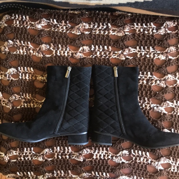 Aquatalia Black Quilted & Smooth Suede Booties  11 - Picture 2 of 8